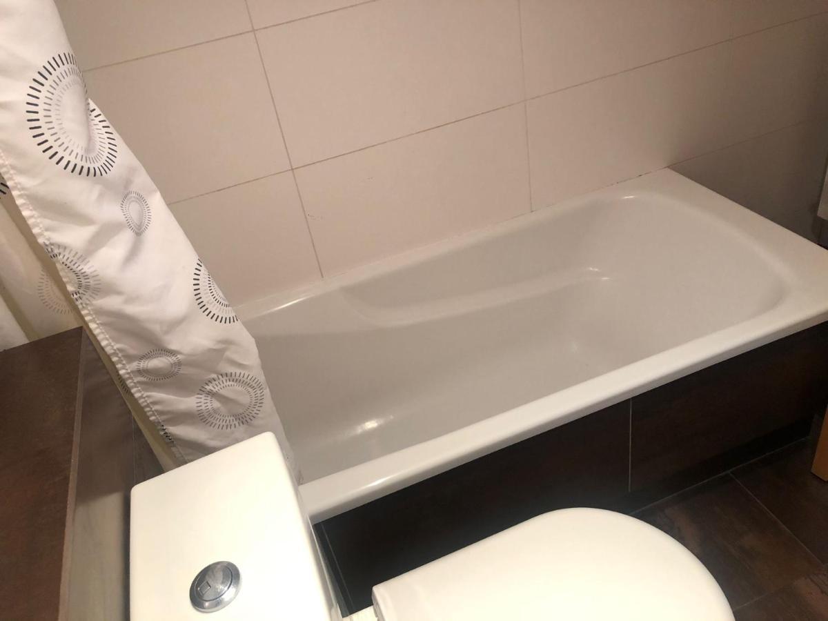 Barcelona Style Beach Apartment מראה חיצוני תמונה